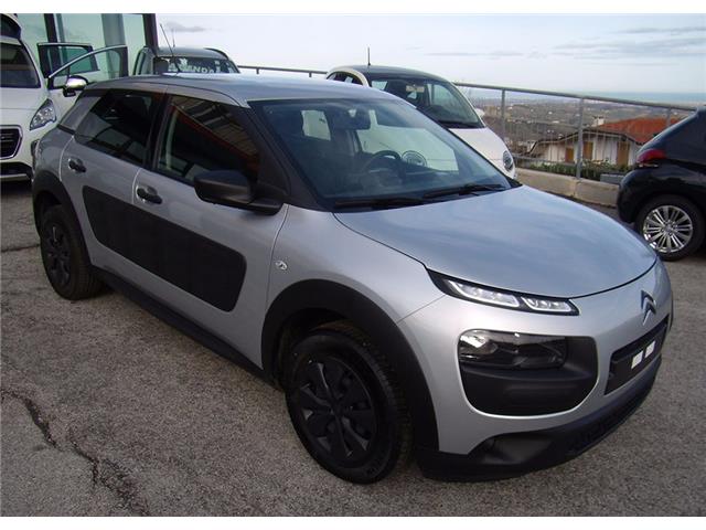 Left hand drive CITROEN C4 CACTUS BlueHDi 100 LIVE